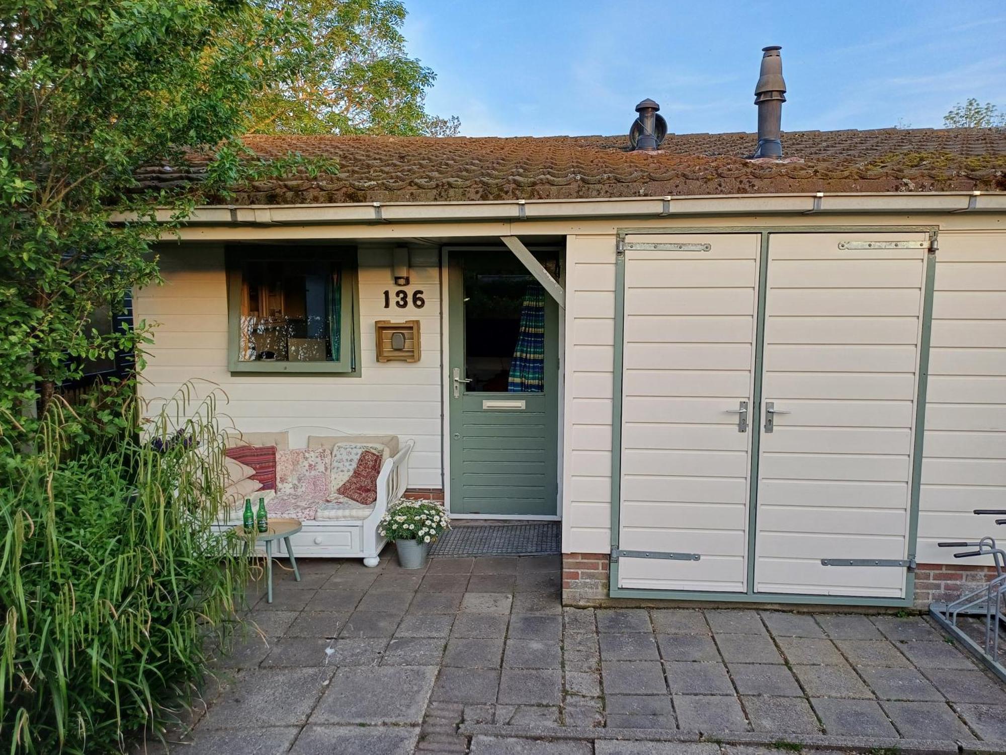 Vrije Vogels Villa Warmenhuizen Buitenkant foto
